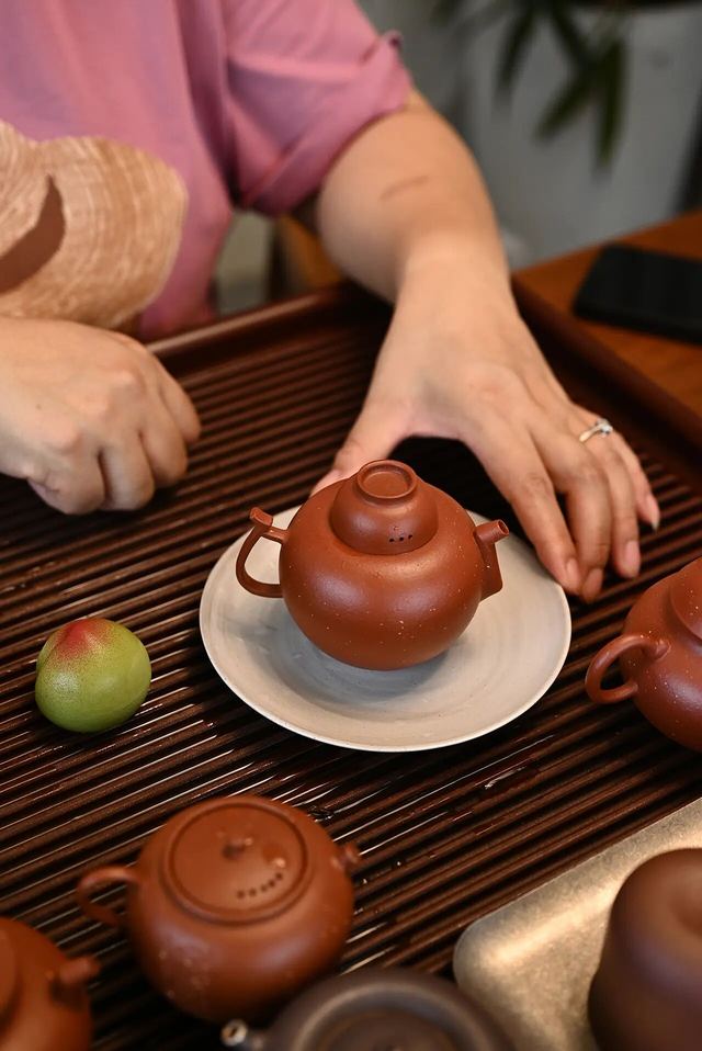 当紫砂壶不再是容器,而是「人」的延伸