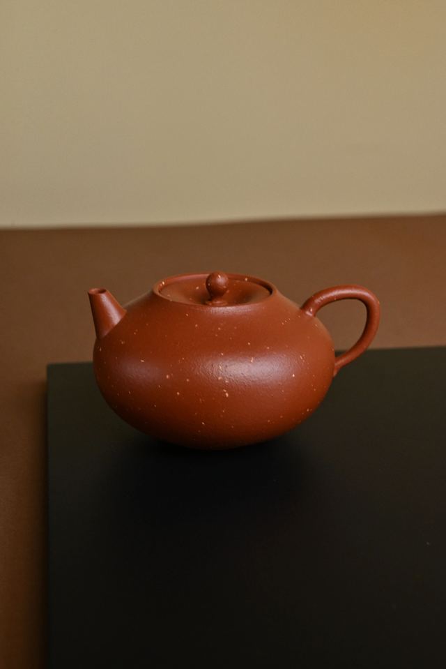 现代茶器美学 | 不做“复杂设计”的紫砂壶,反而更耐用